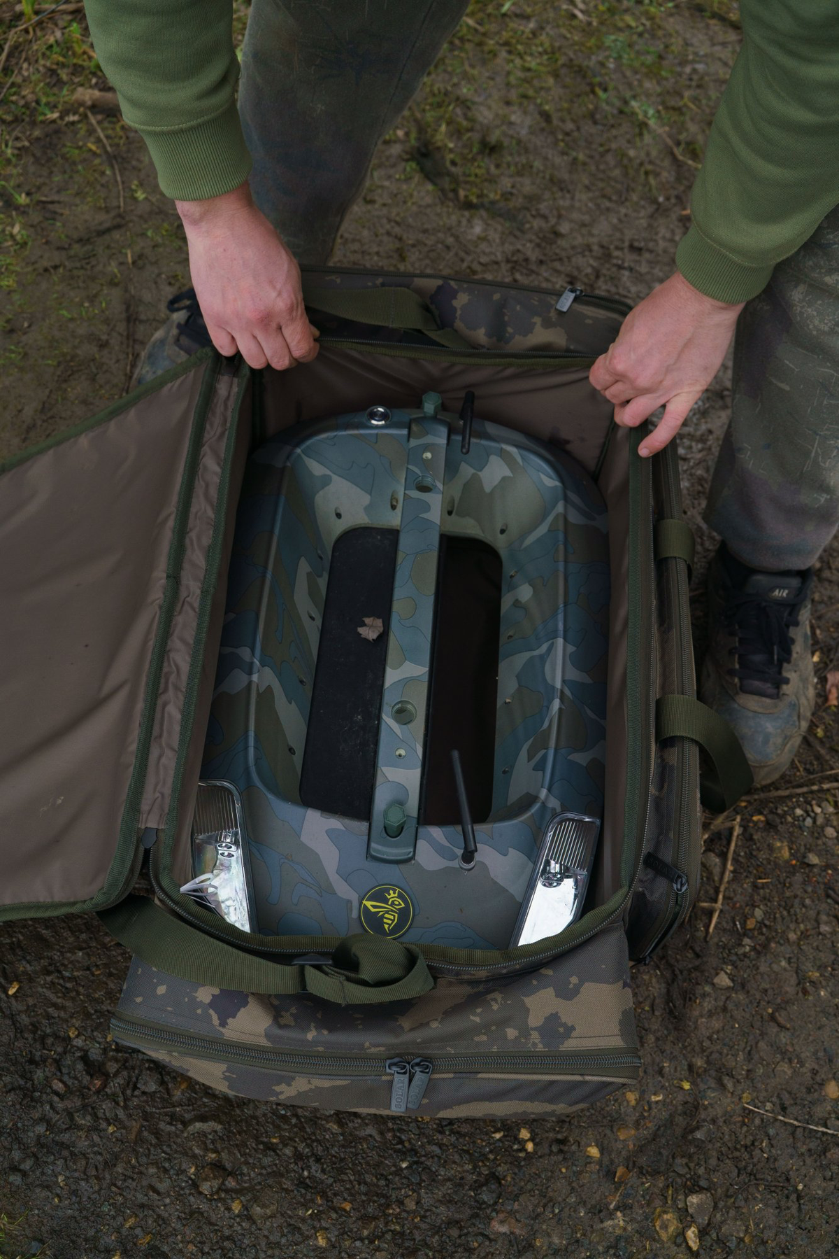 Solar Bait Boat Bag  - Beetackle - Nd2 suitable . - Boat Charge Solutions